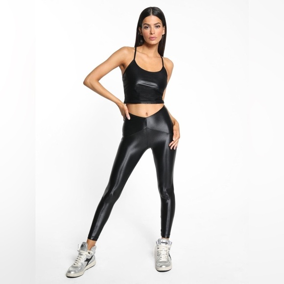 KORAL | LEAH INFINITY SPORTS BRA - BLACK | SIZE M/L - Picture 6 of 11